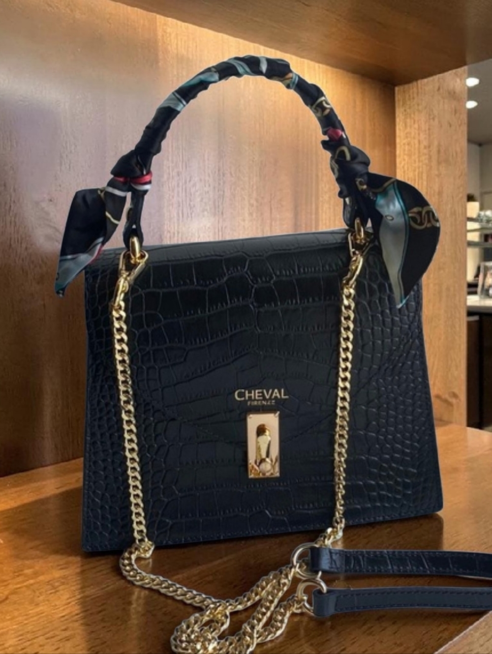 CHEVAL FIRENZE-MADE IN ITALY-BLACK CROC EMBOSSED W/GOLDTONE HARDWARE💃